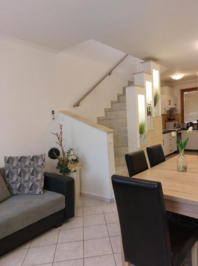 גיולה Apartmancentrum מראה חיצוני תמונה